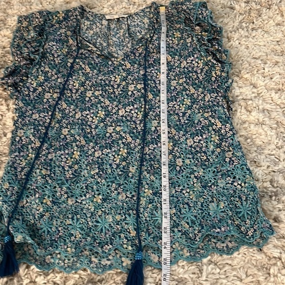 Solitaire floral pattern ruffle short sleeve blouse with tassels - Picture 9 of 9